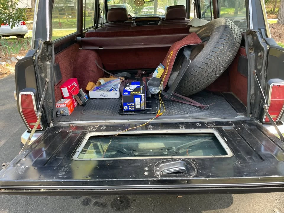 1988 Jeep SJ Grand Wagoneer - Image 15 of 18