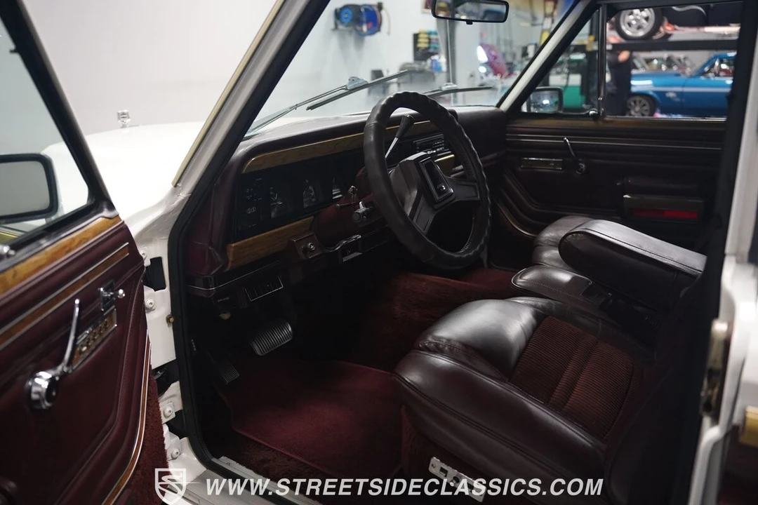 1988 Jeep SJ Wagoneer - Image 5 of 12