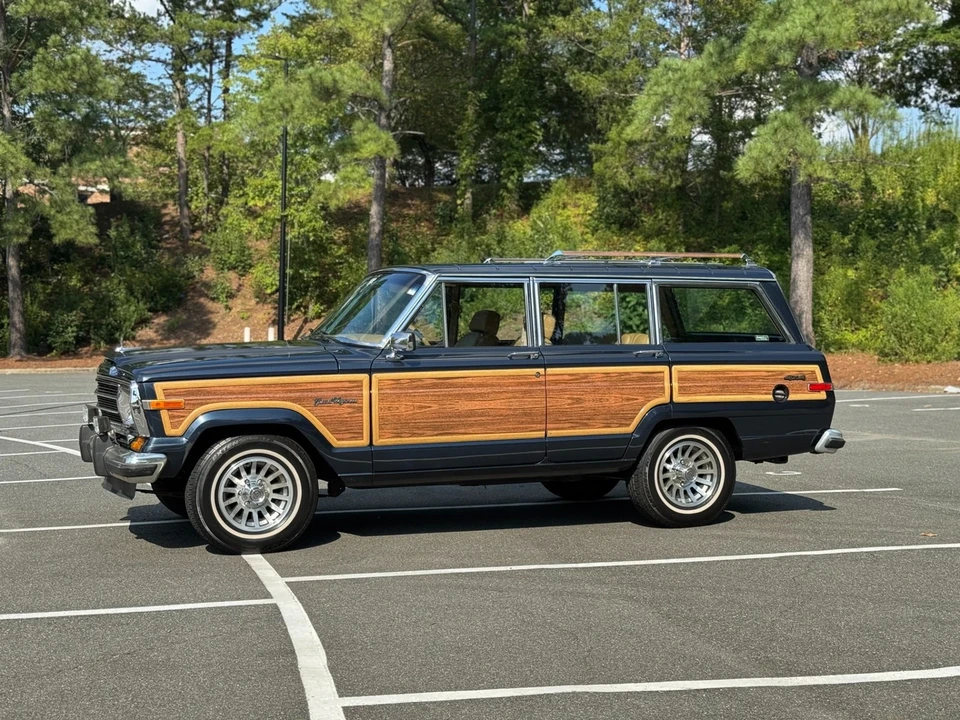 1988 Jeep SJ Wagoneer - Image 5 of 21