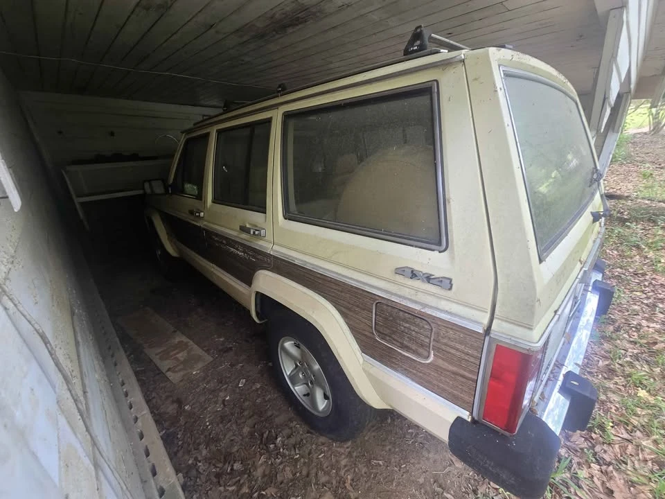 1988 Jeep SJ Wagoneer - Image 5 of 13