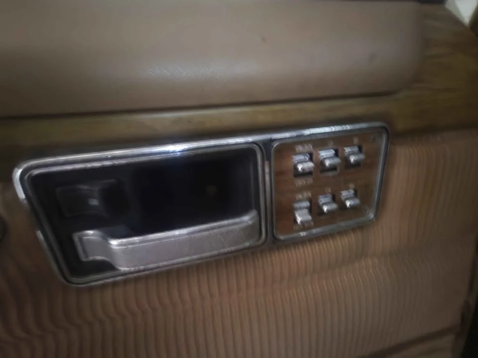 1988 Jeep SJ Wagoneer - Image 9 of 13