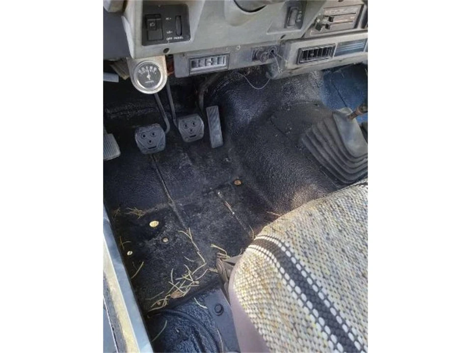 1988 Jeep YJ Wrangler - Image 11 of 25