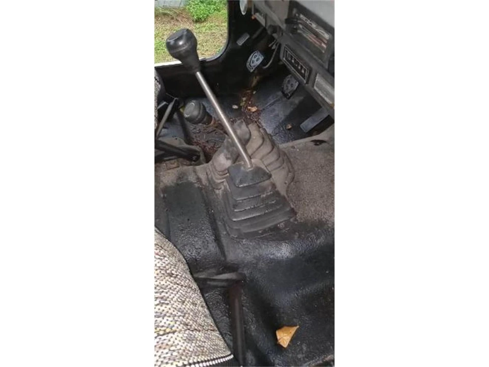 1988 Jeep YJ Wrangler - Image 14 of 25