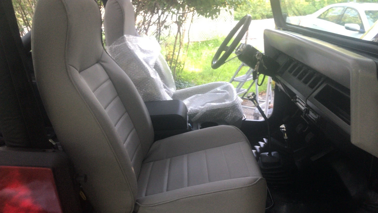 1988 Jeep YJ Wrangler - Image 16 of 17