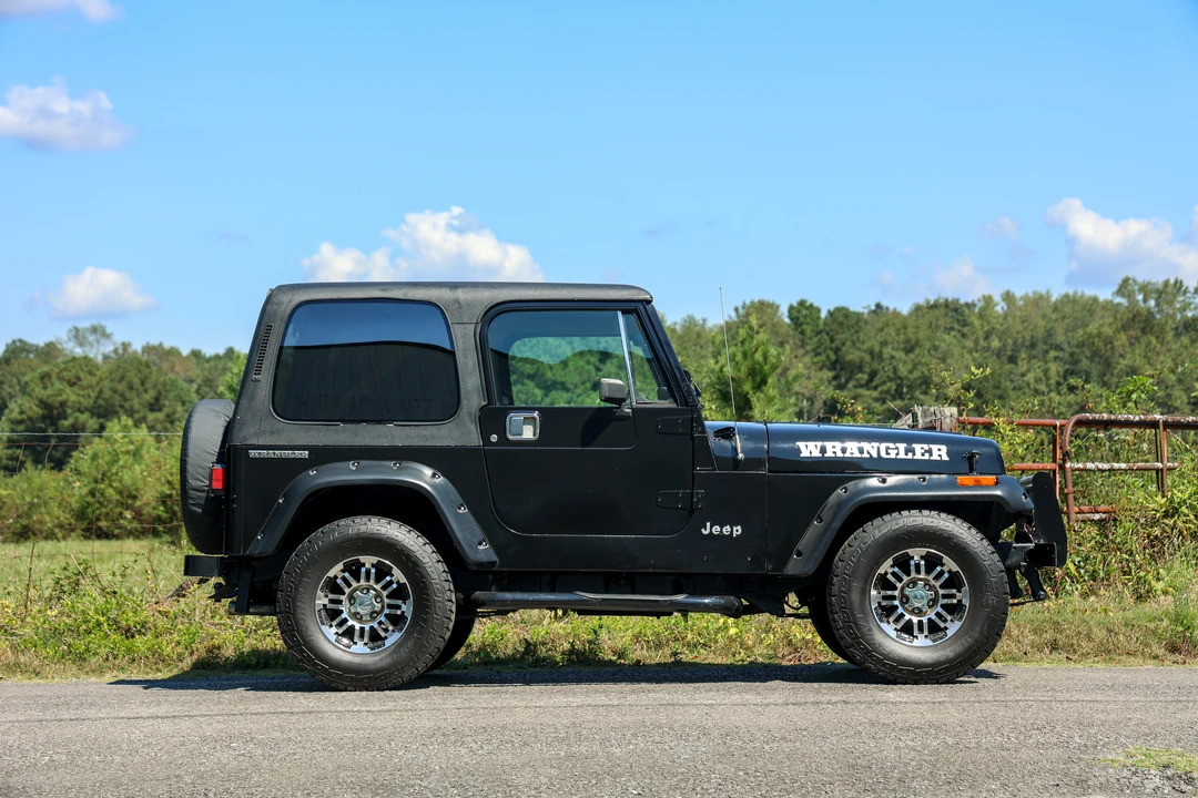 1988 Jeep YJ Wrangler - Image 4 of 31