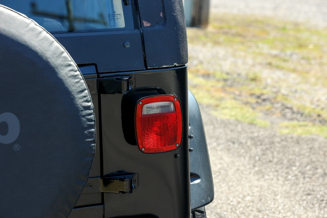 1988 Jeep YJ Wrangler - Image 17 of 31