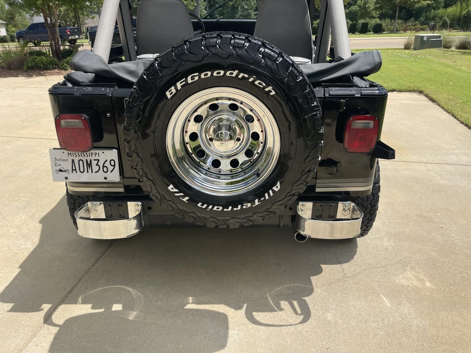 1988 Jeep YJ Wrangler - Image 17 of 31