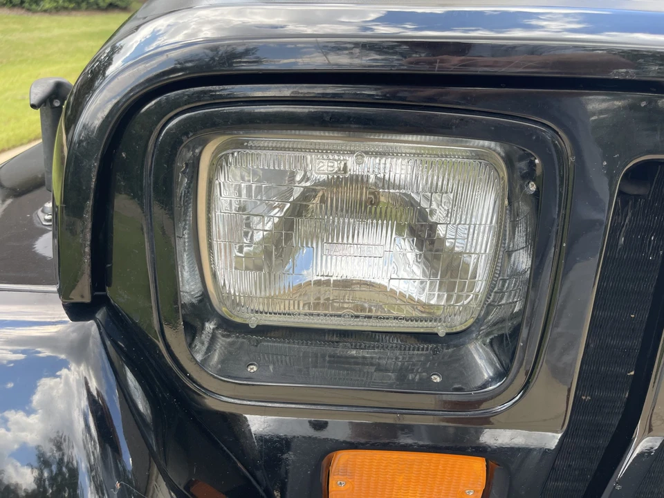 1988 Jeep YJ Wrangler - Image 27 of 31