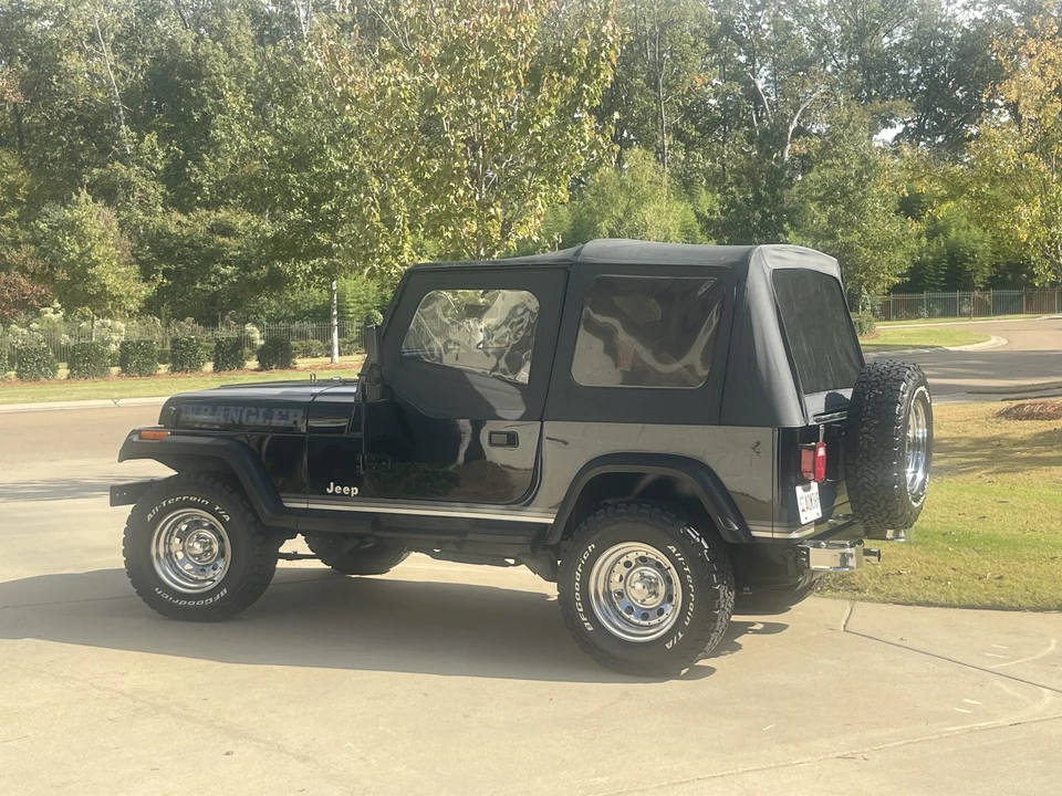 1988 Jeep YJ Wrangler - Image 15 of 31