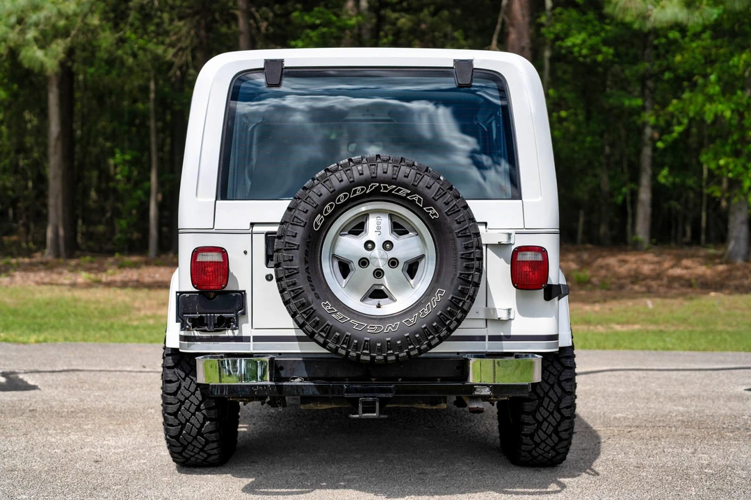 1988 Jeep YJ Wrangler - Image 5 of 31