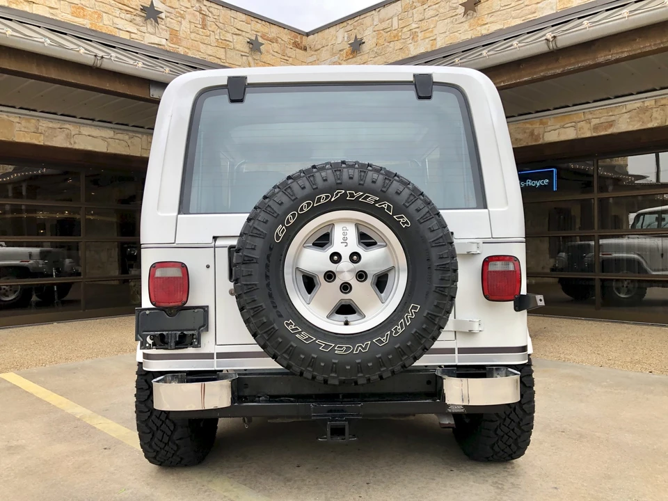 1988 Jeep YJ Wrangler - Image 15 of 31