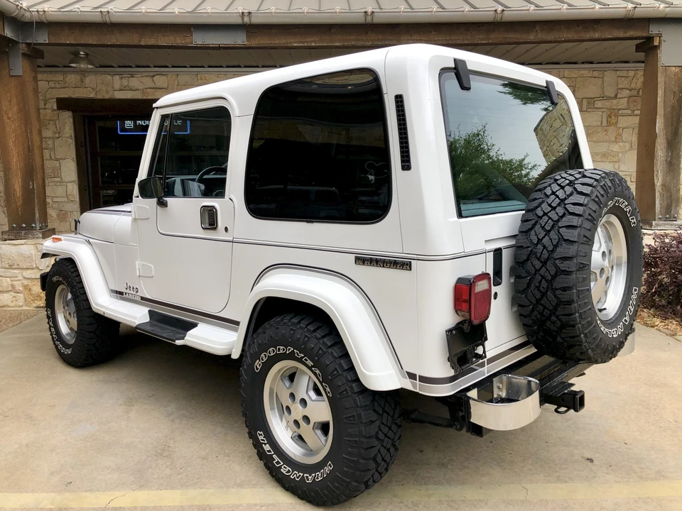 1988 Jeep YJ Wrangler - Image 14 of 31