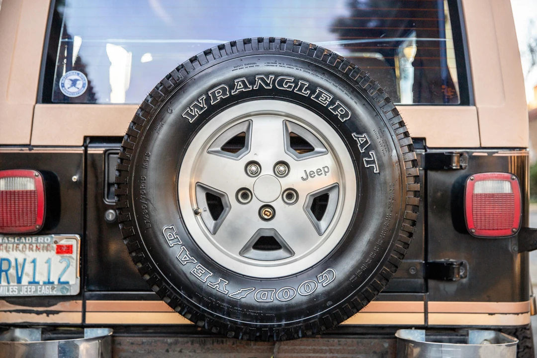 1988 Jeep YJ Wrangler - Image 28 of 31