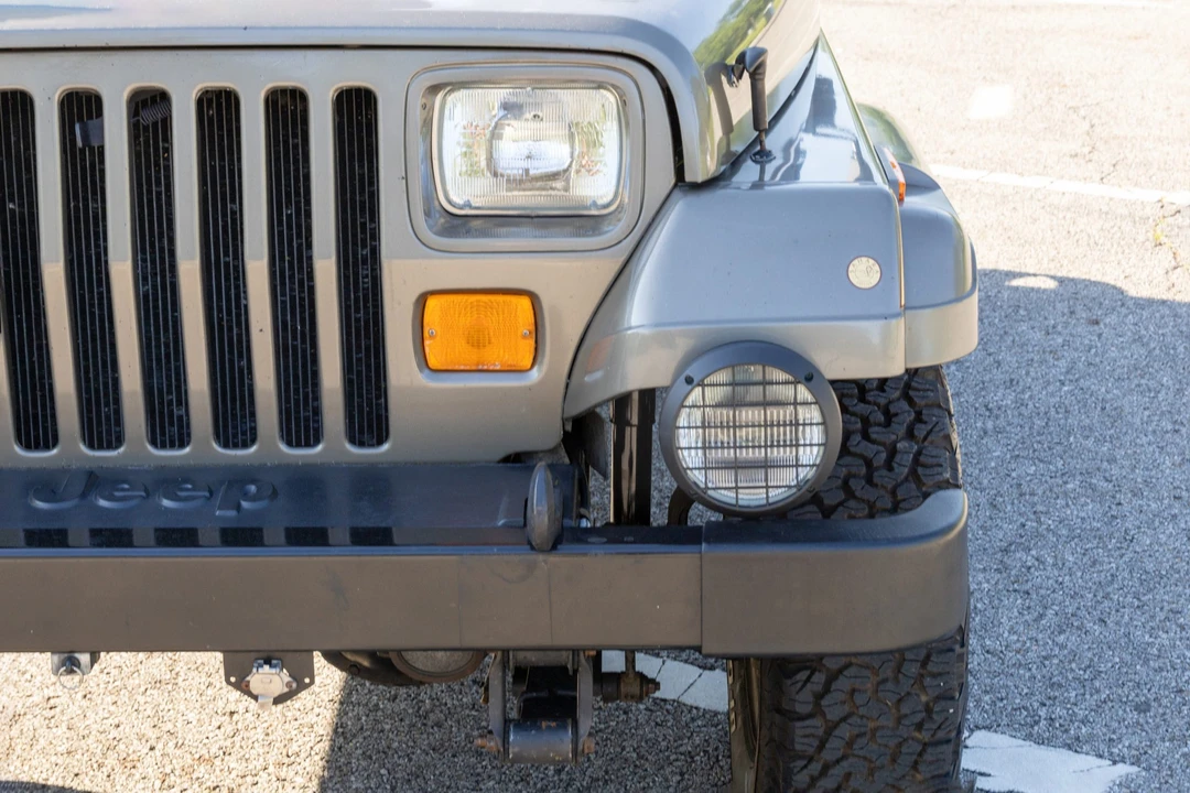 1988 Jeep YJ Wrangler - Image 15 of 31