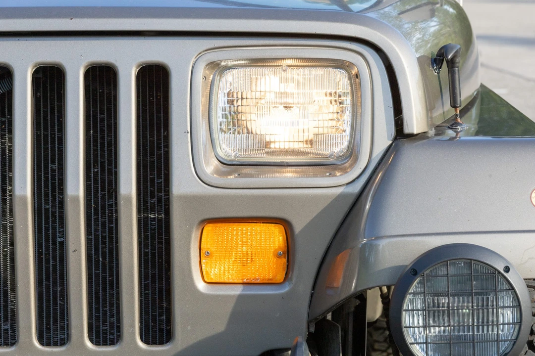 1988 Jeep YJ Wrangler - Image 17 of 31