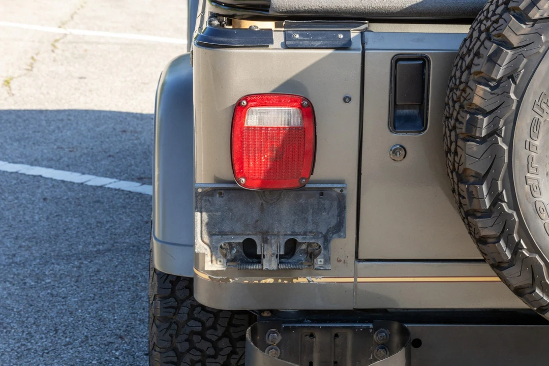 1988 Jeep YJ Wrangler - Image 21 of 31
