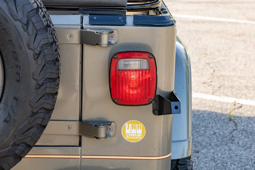 1988 Jeep YJ Wrangler - Image 24 of 31