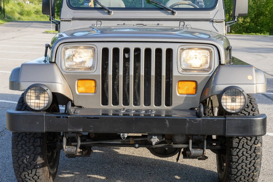 1988 Jeep YJ Wrangler - Image 13 of 31