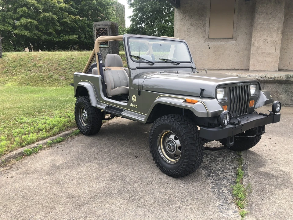 1988 Jeep YJ Wrangler - Image 15 of 31
