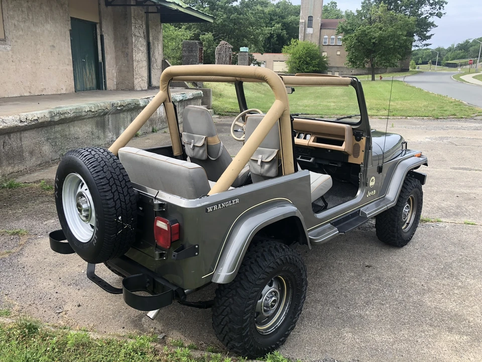 1988 Jeep YJ Wrangler - Image 13 of 31