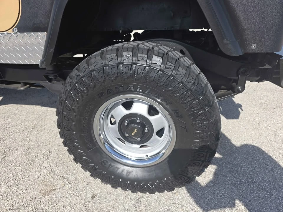 1988 Jeep YJ Wrangler - Image 14 of 18