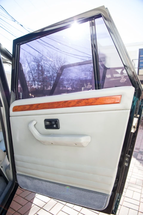 1988 Lamborghini LM002 - Image 7 of 31