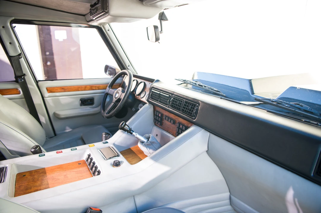 1988 Lamborghini LM002 - Image 22 of 31