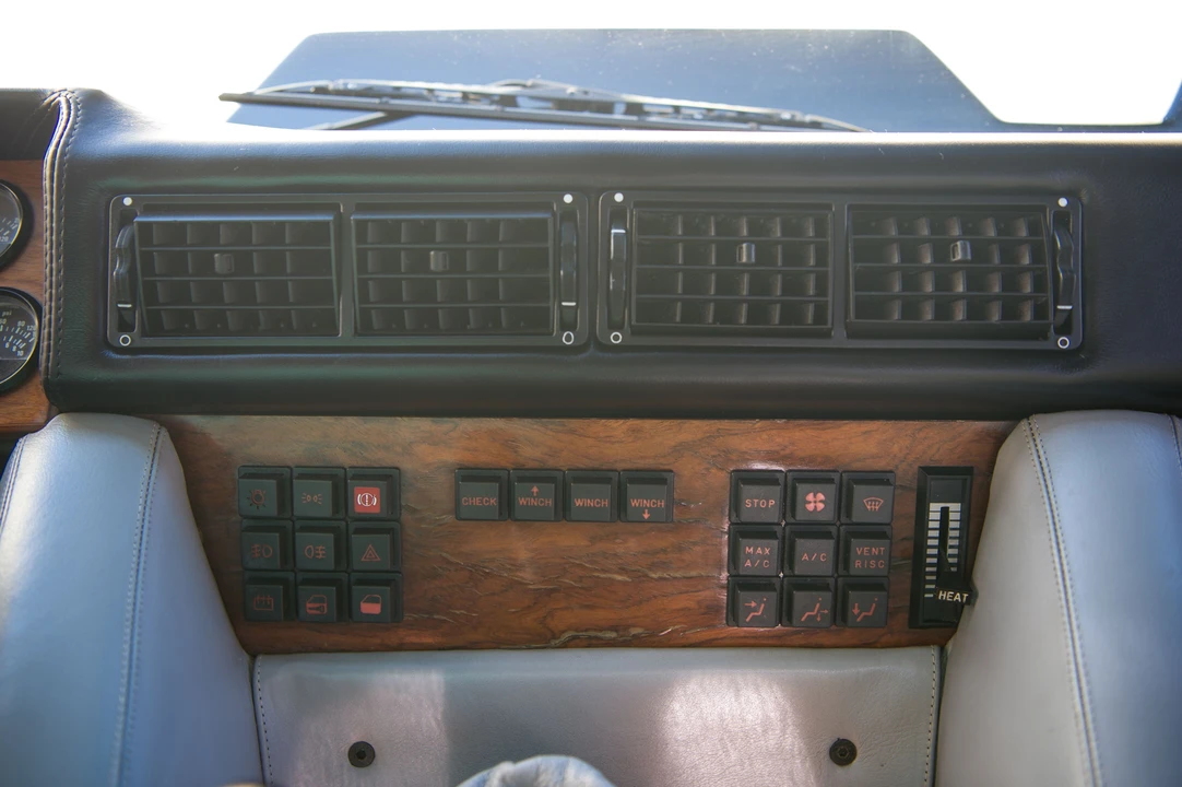 1988 Lamborghini LM002 - Image 28 of 31