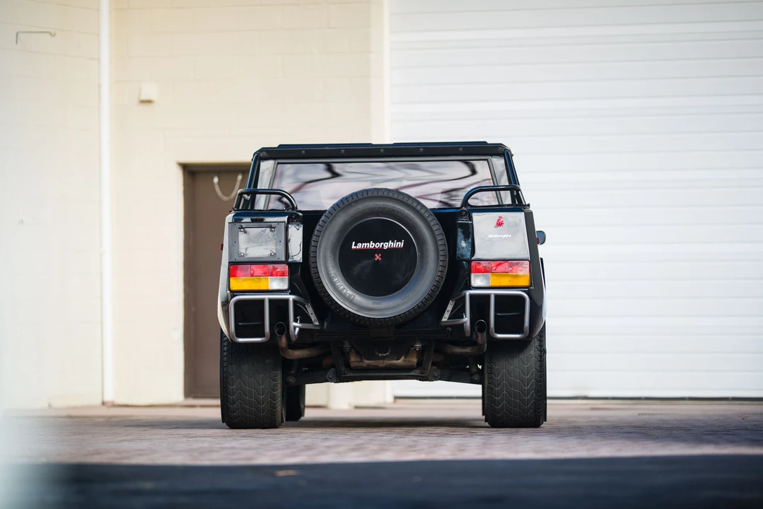 1988 Lamborghini LM002 - Image 4 of 31