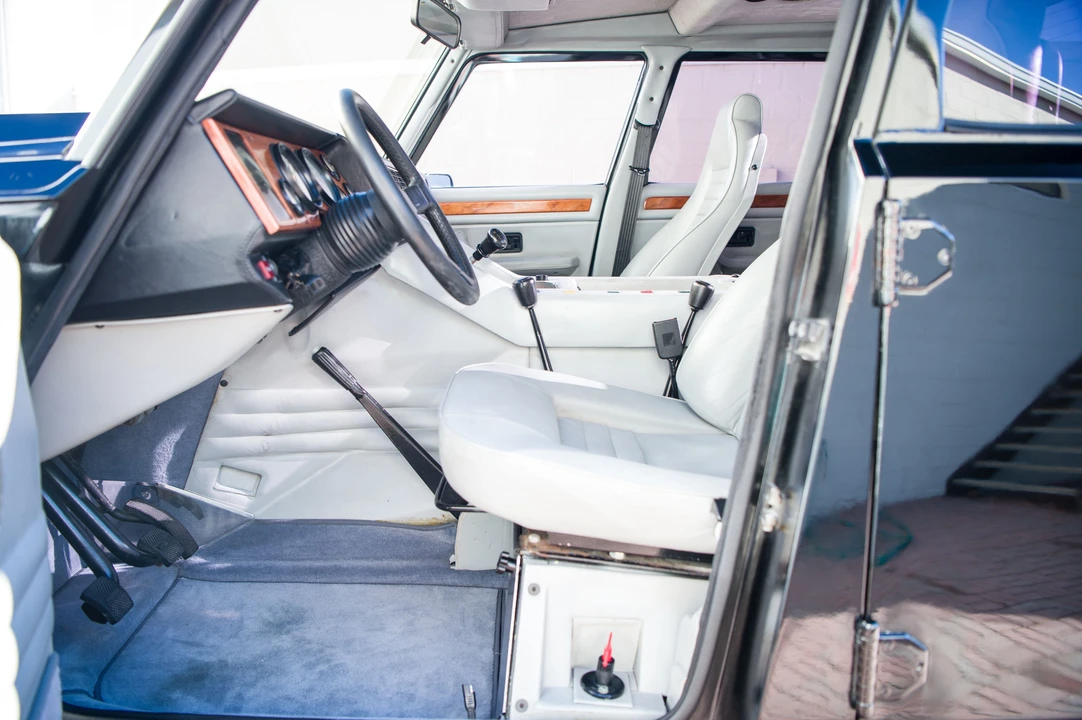 1988 Lamborghini LM002 - Image 27 of 31