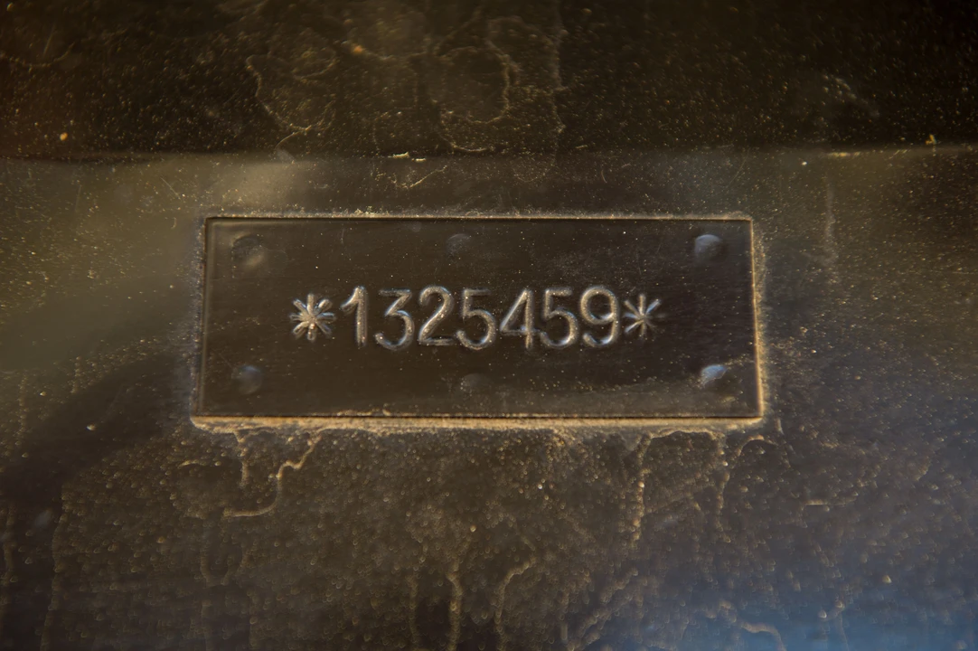 1988 Lamborghini LM002 - Image 16 of 31