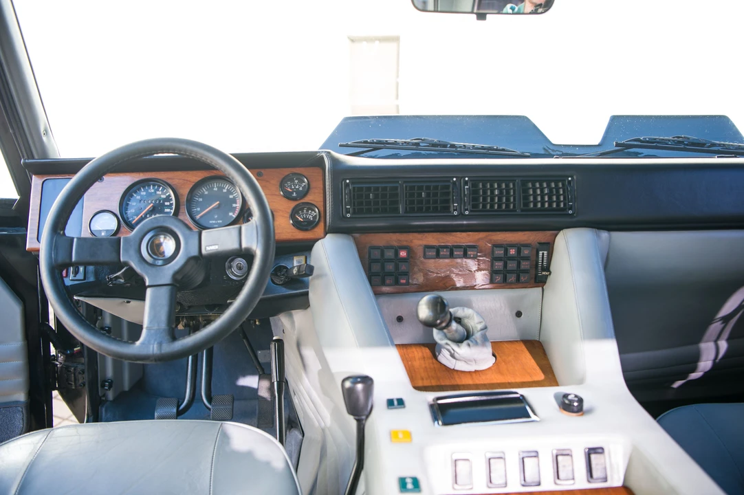 1988 Lamborghini LM002 - Image 24 of 31