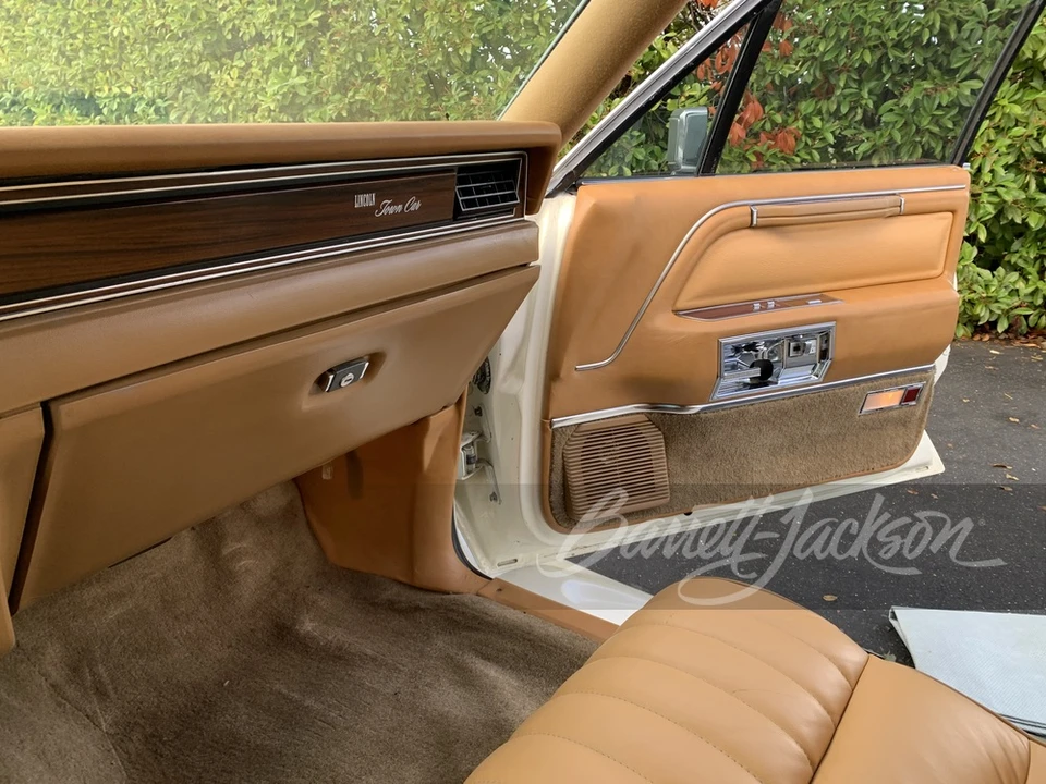 1988 Lincoln Town Car - Image 12 of 31