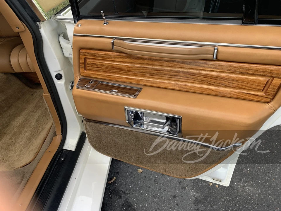 1988 Lincoln Town Car - Image 17 of 31
