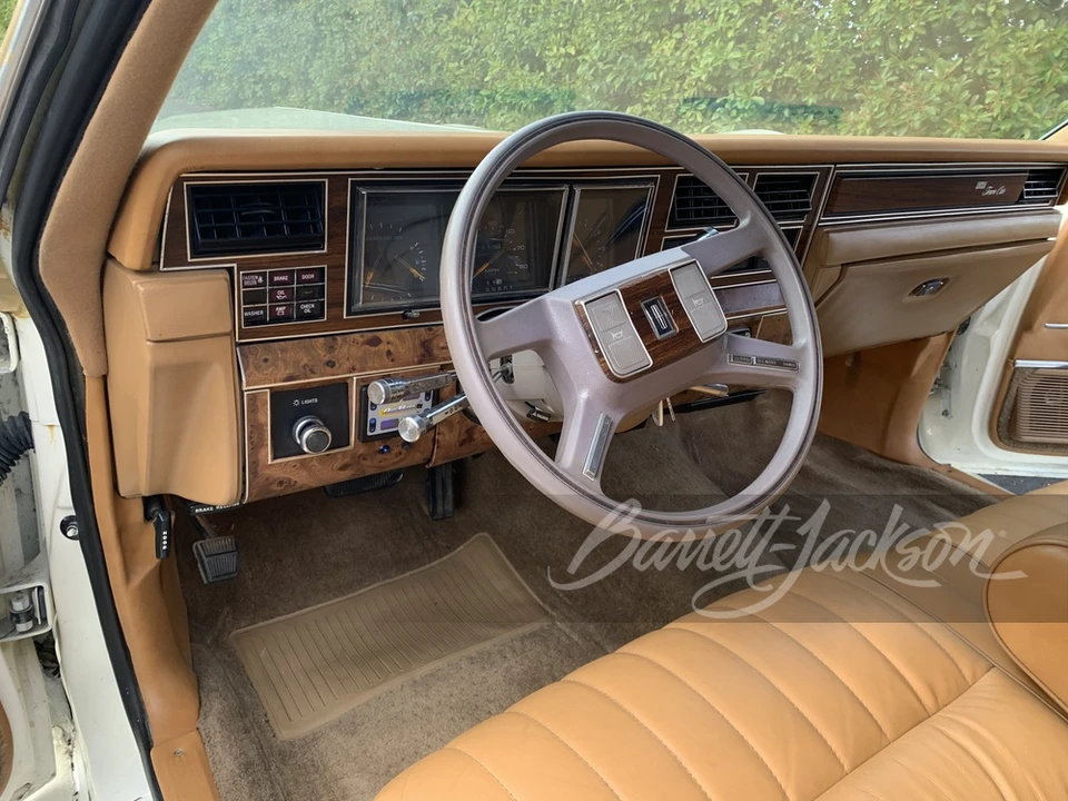 1988 Lincoln Town Car - Image 19 of 31