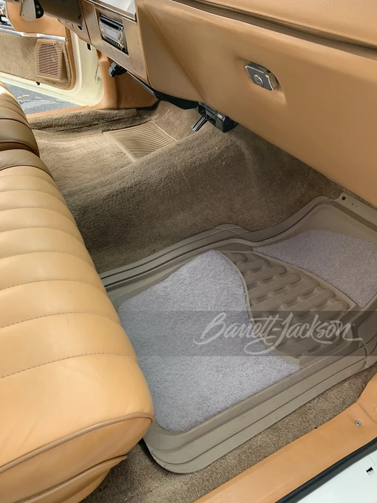 1988 Lincoln Town Car - Image 24 of 31