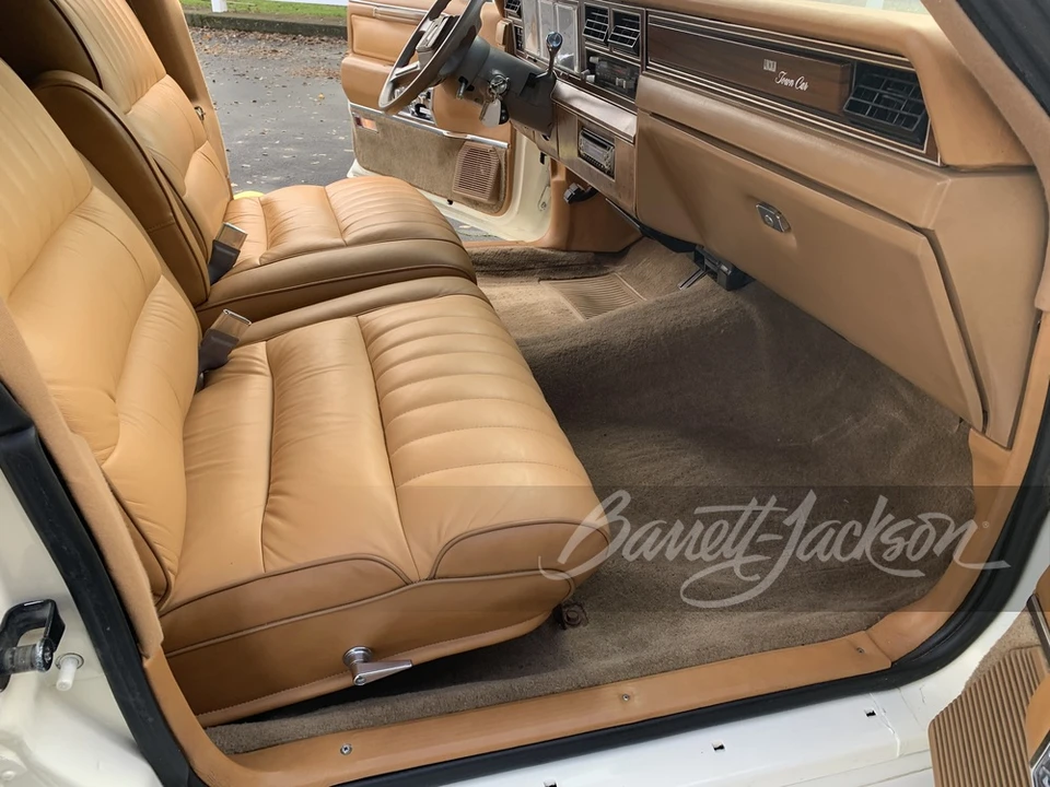 1988 Lincoln Town Car - Image 28 of 31