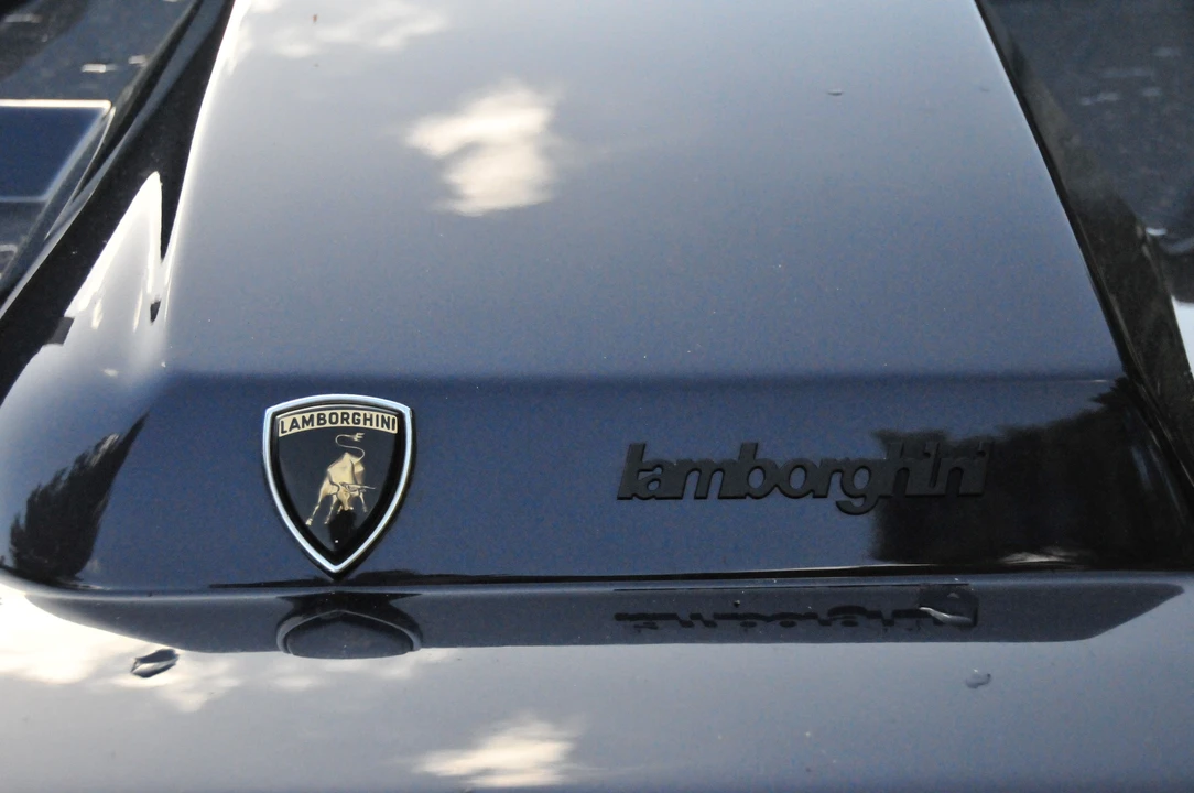 1988 Lamborghini LM002 - Image 4 of 6
