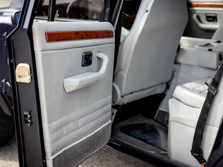 1988 Lamborghini LM002 - Image 20 of 31
