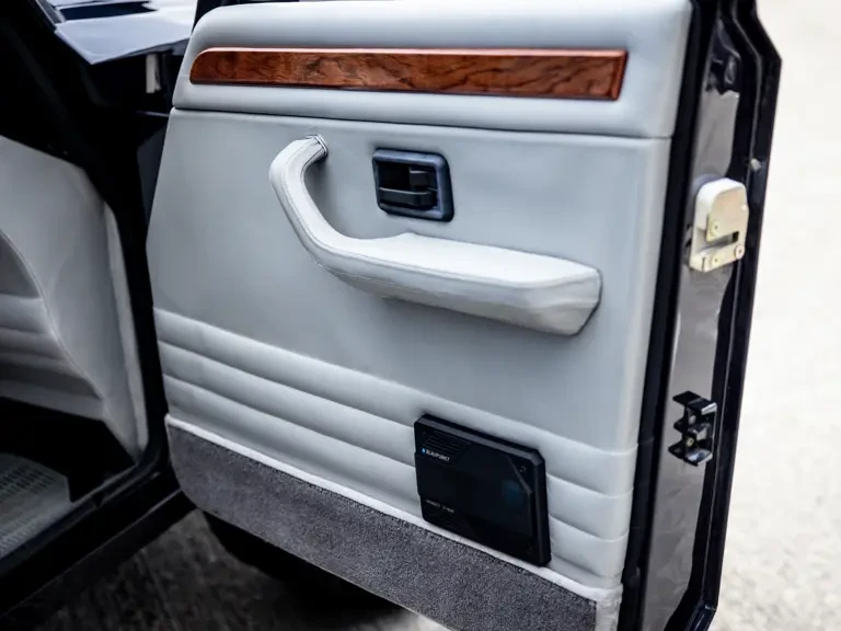 1988 Lamborghini LM002 - Image 25 of 31
