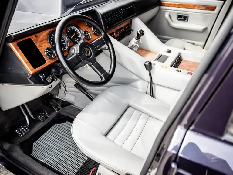 1988 Lamborghini LM002 - Image 5 of 31