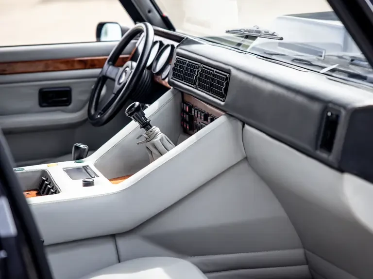 1988 Lamborghini LM002 - Image 18 of 31
