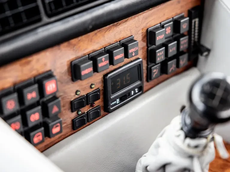 1988 Lamborghini LM002 - Image 29 of 31