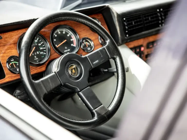 1988 Lamborghini LM002 - Image 14 of 31