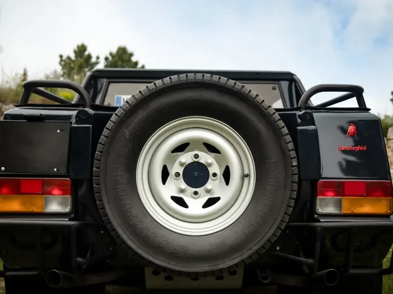1988 Lamborghini LM002 - Image 21 of 31