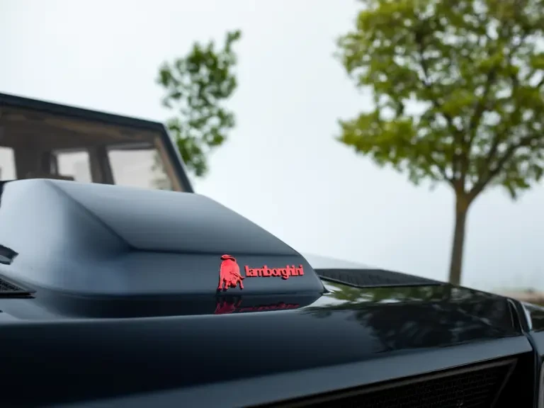 1988 Lamborghini LM002 - Image 25 of 31