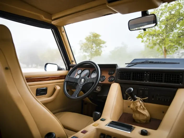 1988 Lamborghini LM002 - Image 5 of 31