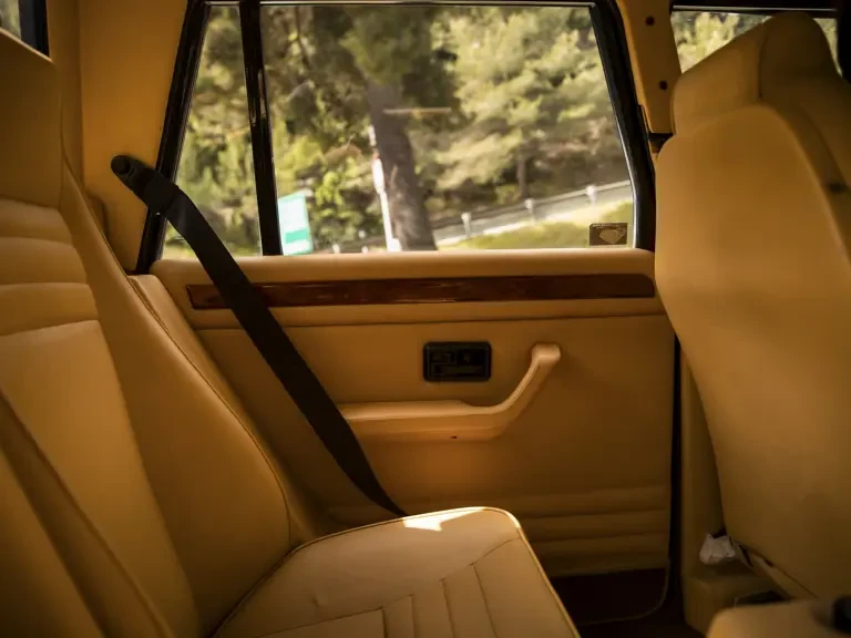1988 Lamborghini LM002 - Image 16 of 31