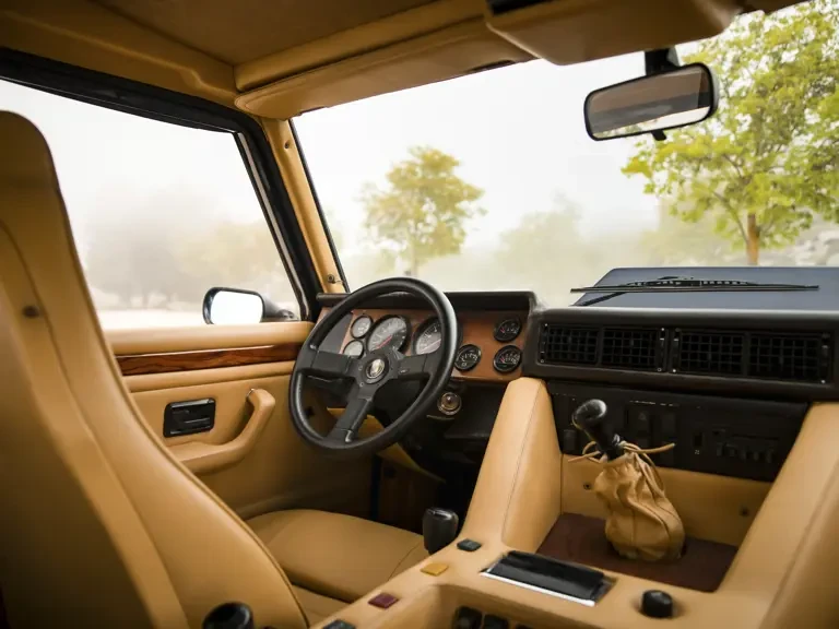 1988 Lamborghini LM002 - Image 5 of 31