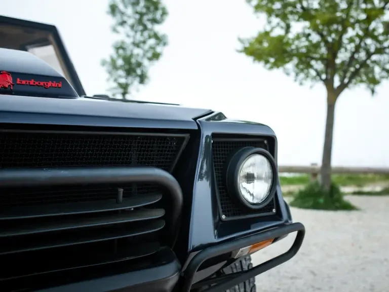 1988 Lamborghini LM002 - Image 22 of 31
